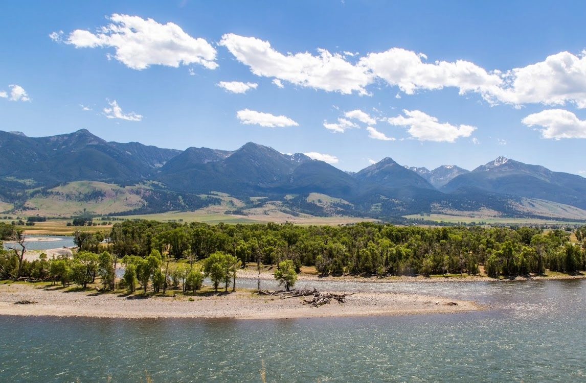 Yellowstone River and mountains near Emigrant, Montana in Paradise Valley